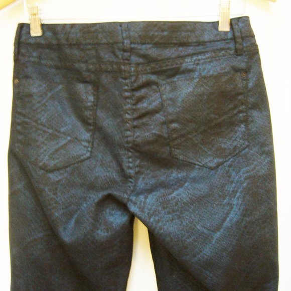 New JustFab Skinny Jeans - Picture 3 of 4